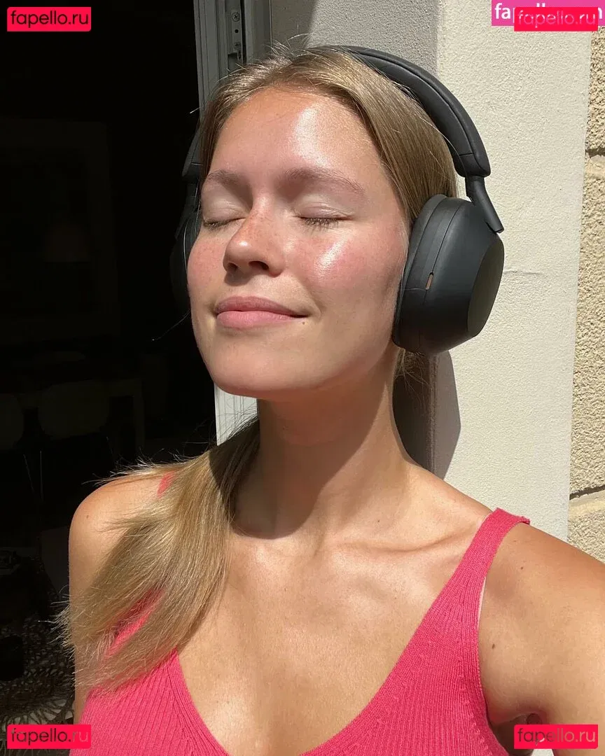 Melanie Kroll Onlyfans Photo Gallery 