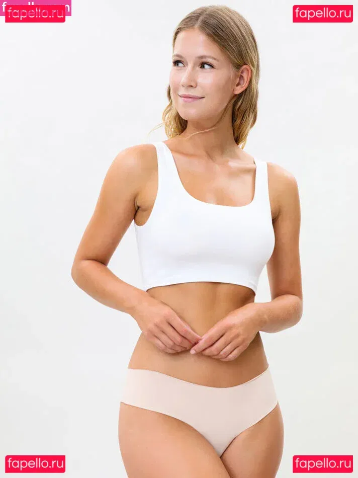 Melanie Kroll Onlyfans Photo Gallery 