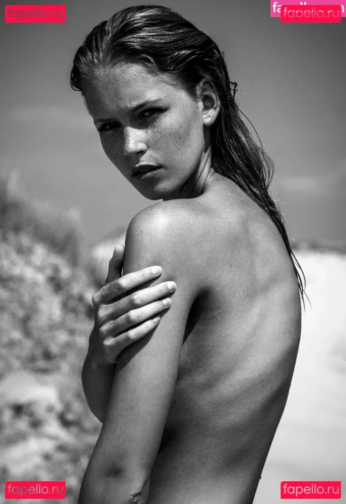 Melanie Kroll Onlyfans Photo Gallery 