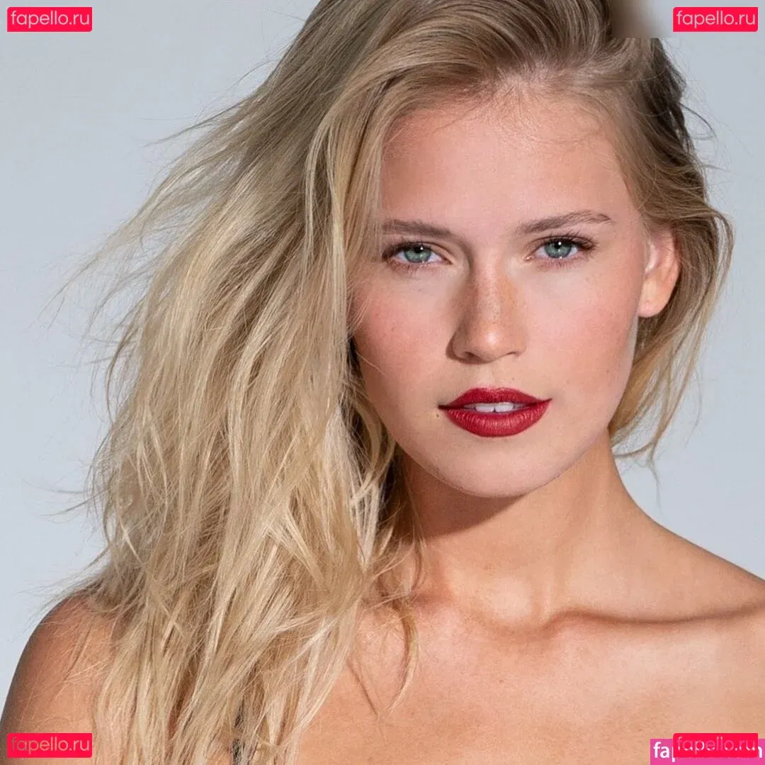 Melanie Kroll Onlyfans Photo Gallery 