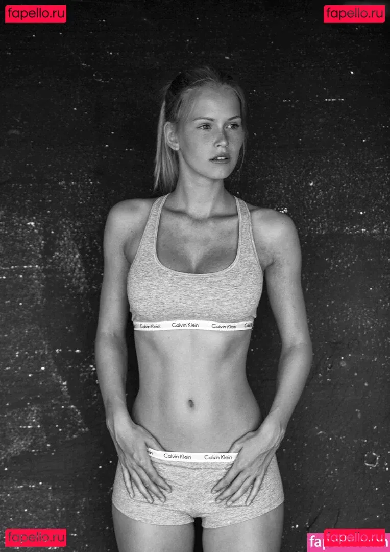 Melanie Kroll Onlyfans Photo Gallery 