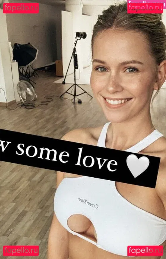 Melanie Kroll Onlyfans Photo Gallery 