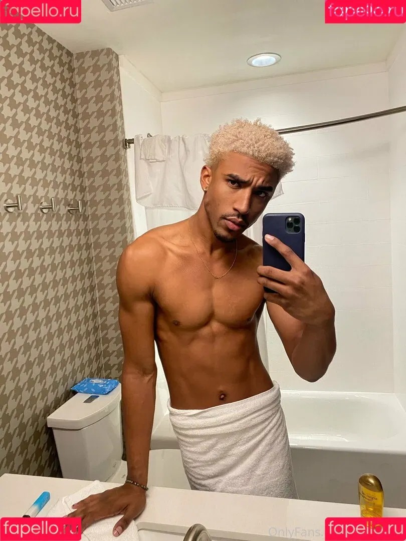 xx.chilo Onlyfans Photo Gallery 