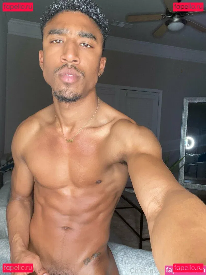 xx.chilo Onlyfans Photo Gallery 