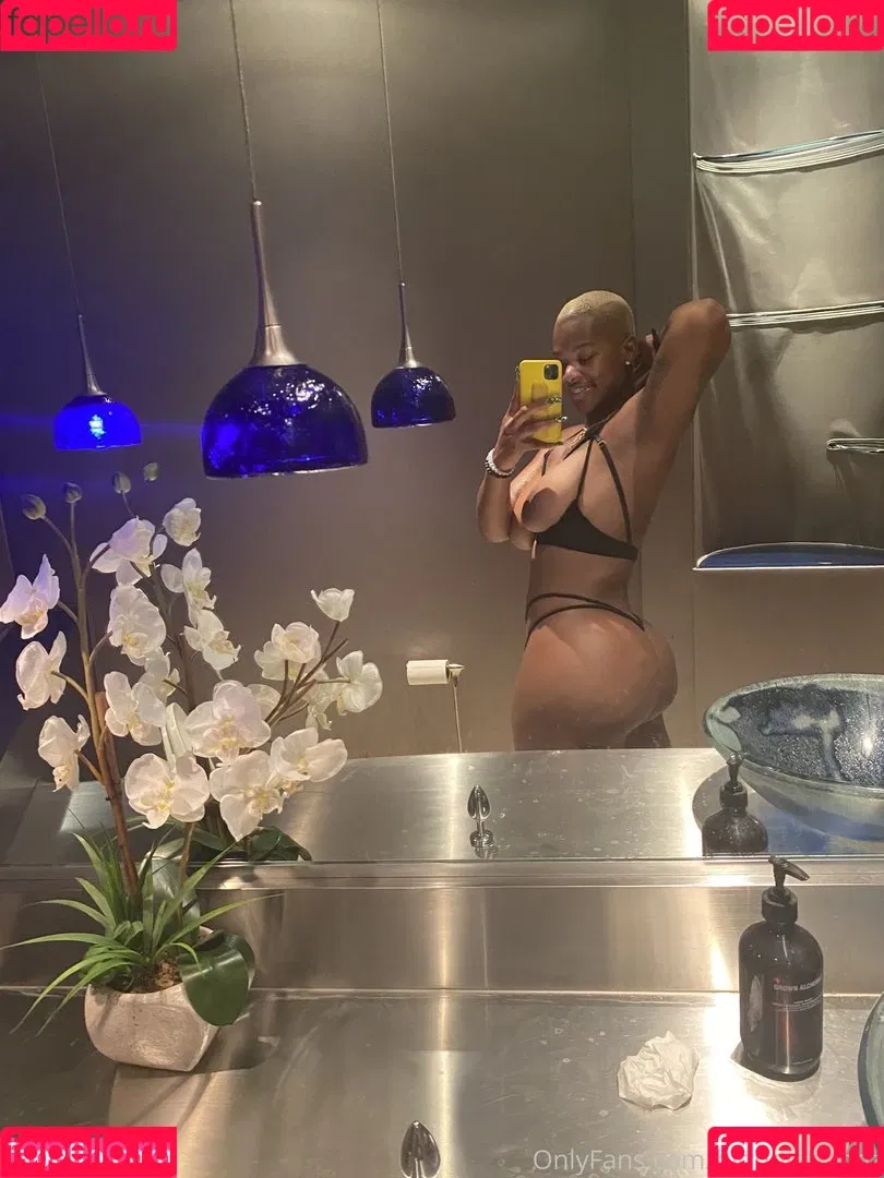 Blondiebandz Onlyfans Photo Gallery 