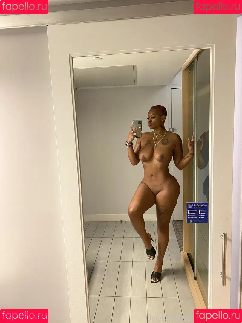 Blondiebandz Onlyfans Photo Gallery 