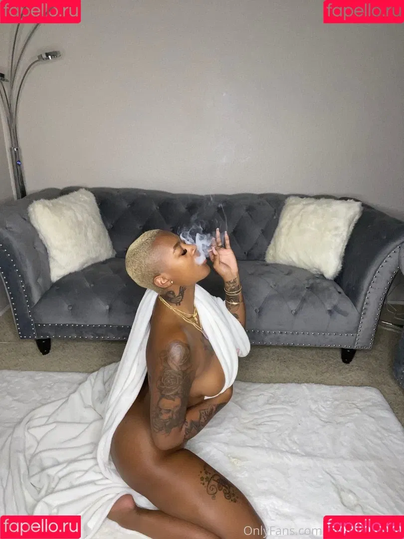 Blondiebandz Onlyfans Photo Gallery 