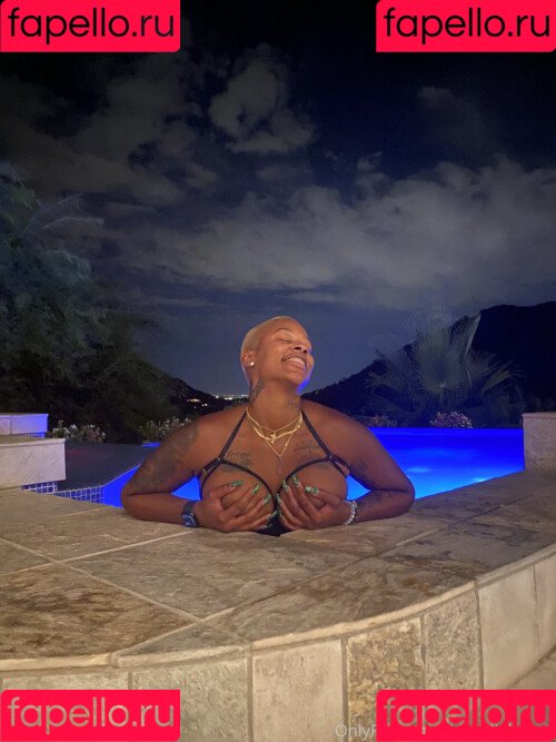 Blondiebandz Onlyfans Photo Gallery 