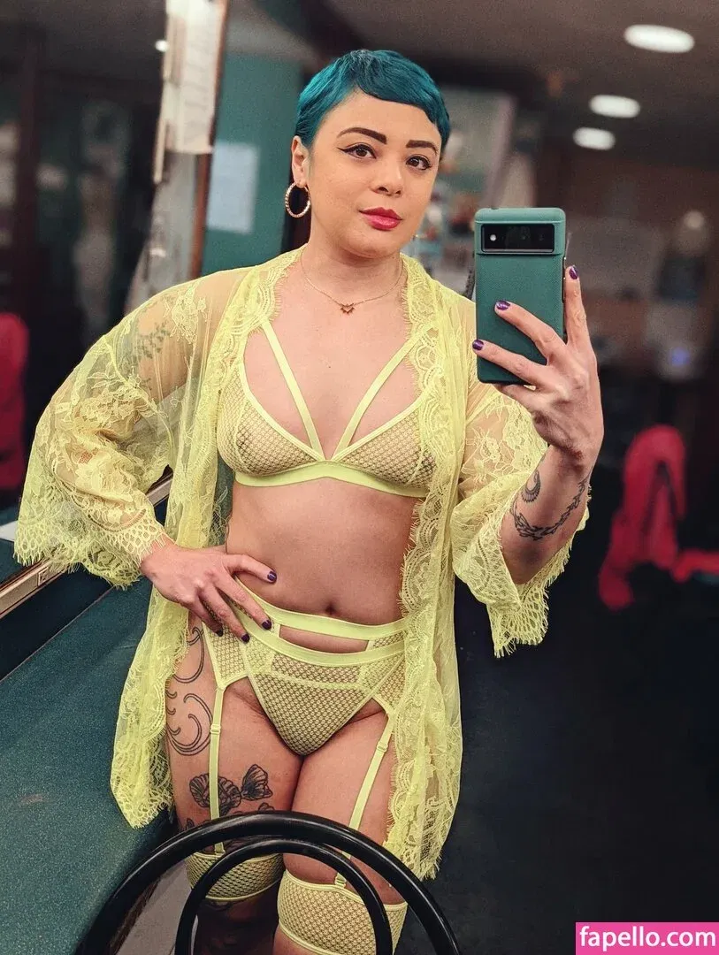 Evelyn Vinyl Onlyfans Photo Gallery 