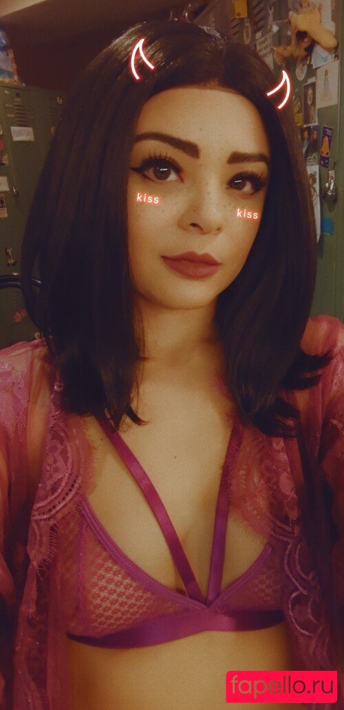 Evelyn Vinyl Nude Onlyfans Photo 23