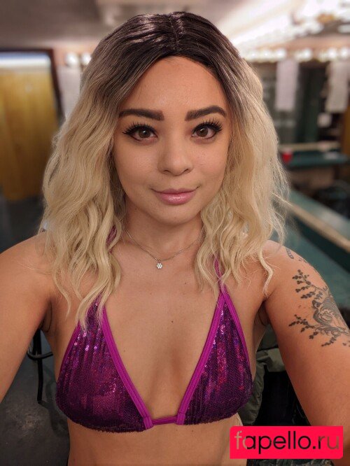 Evelyn Vinyl Nude Onlyfans Photo 21