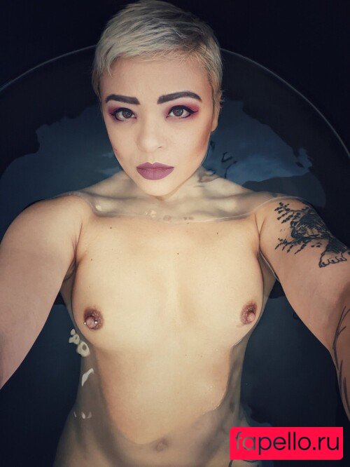Evelyn Vinyl Nude Onlyfans Photo 8