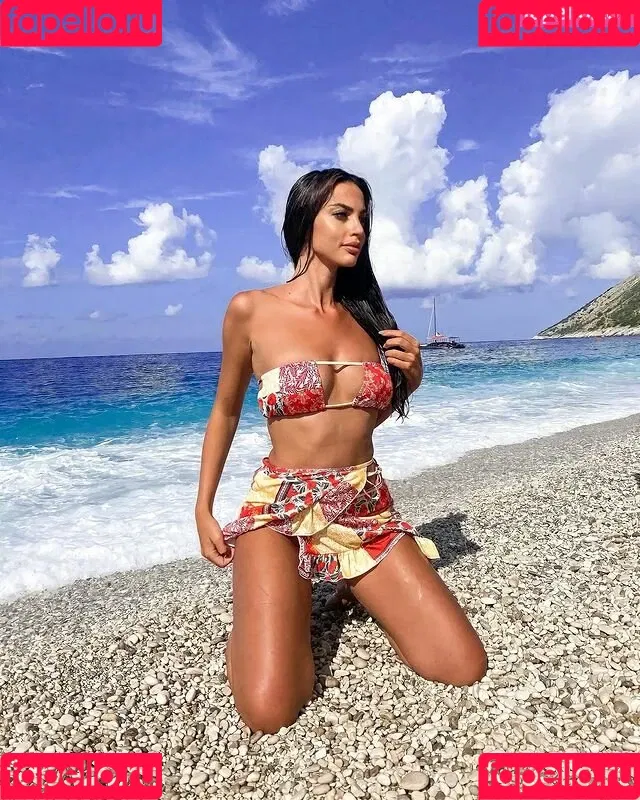 Leila Kraja Onlyfans Photo Gallery 