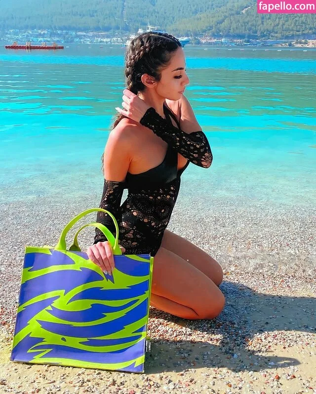 Leila Kraja Onlyfans Photo Gallery 