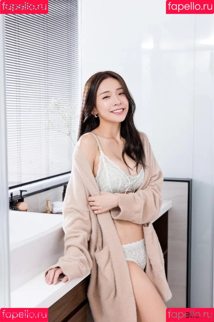 Iris Xiao Onlyfans Photo Gallery 