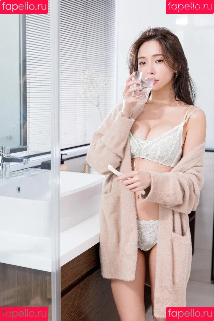 Iris Xiao Onlyfans Photo Gallery 