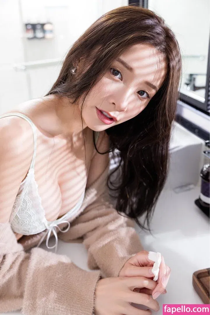 Iris Xiao Onlyfans Photo Gallery 