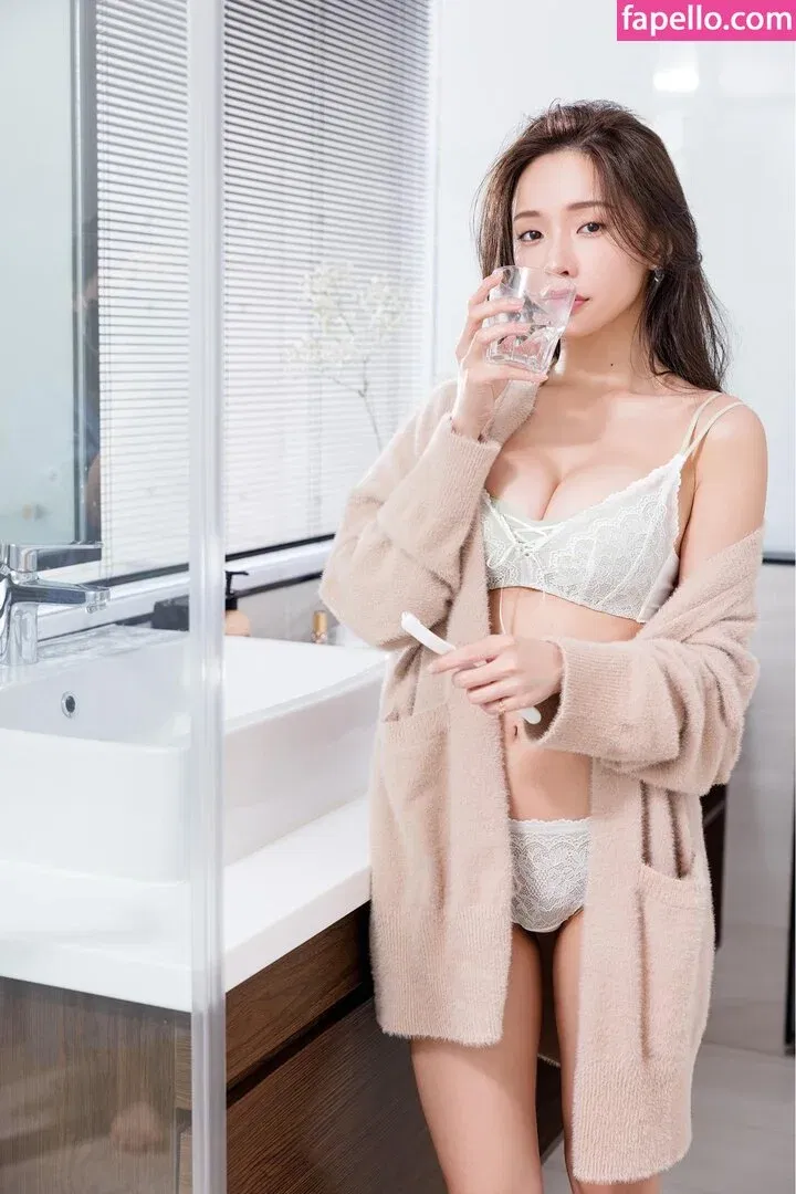 Iris Xiao Onlyfans Photo Gallery 