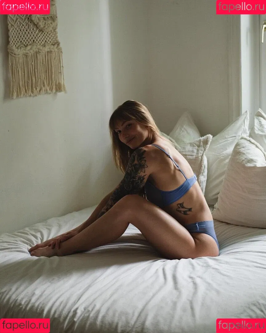 Leana (@dreamsofleana) Onlyfans Photo Gallery 