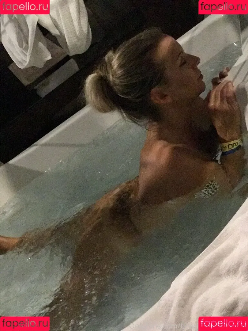 beachkouple Onlyfans Photo Gallery 