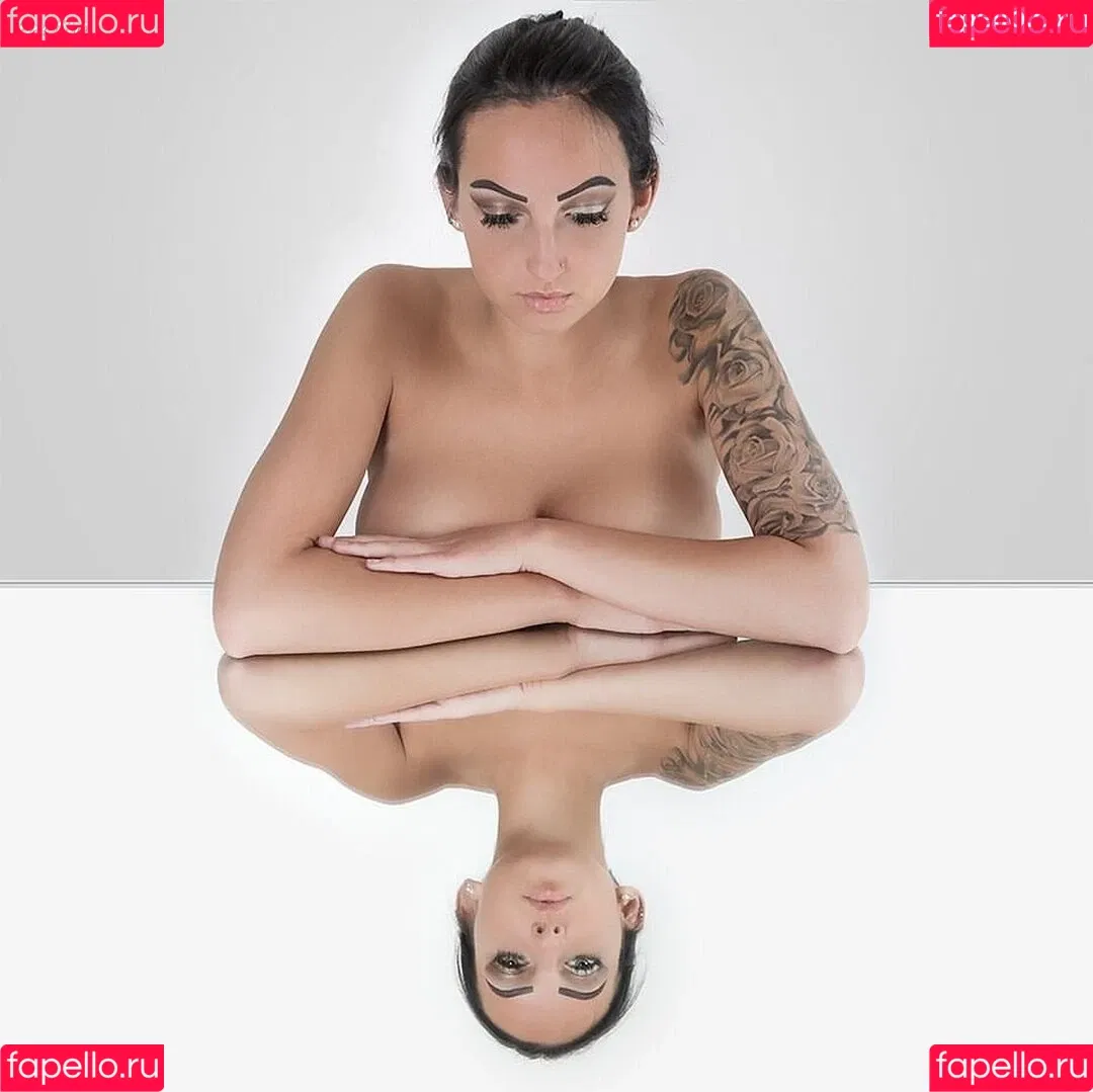 Gina Holly Onlyfans Photo Gallery 