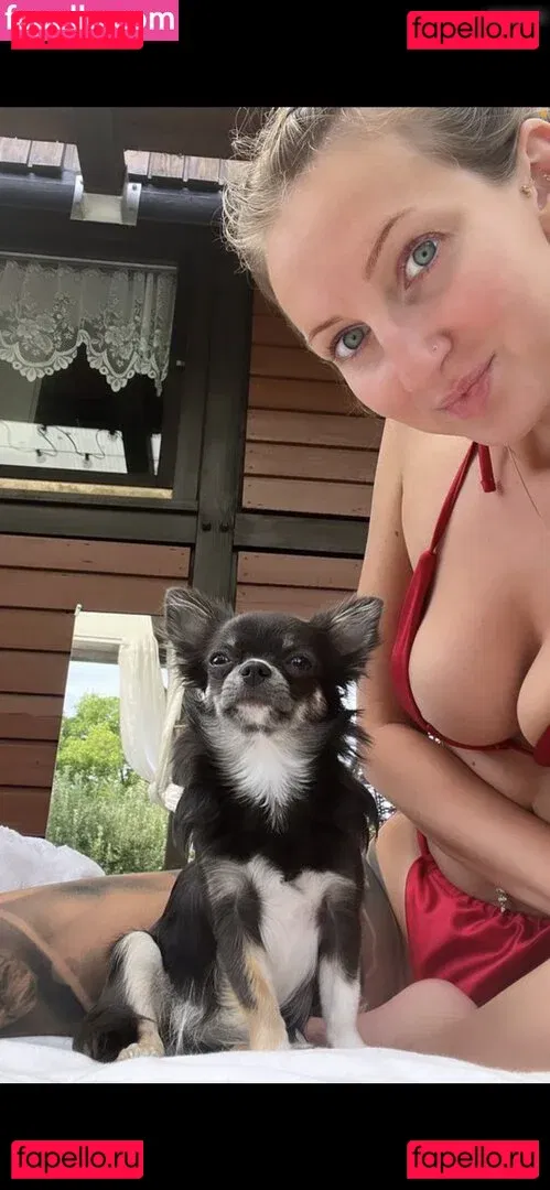 Gina Holly Onlyfans Photo Gallery 