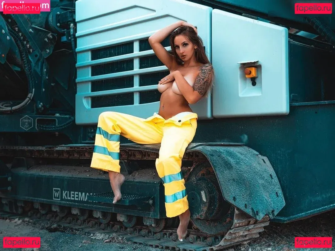 Gina Holly Onlyfans Photo Gallery 