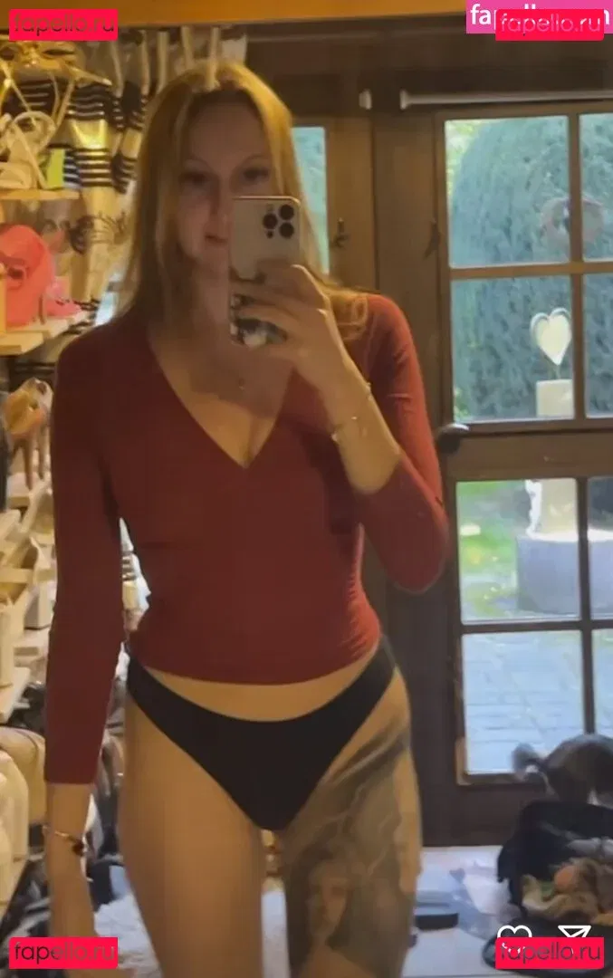 Gina Holly Onlyfans Photo Gallery 