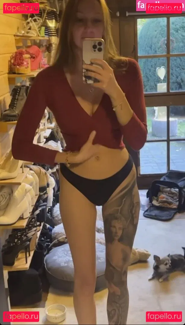 Gina Holly Onlyfans Photo Gallery 