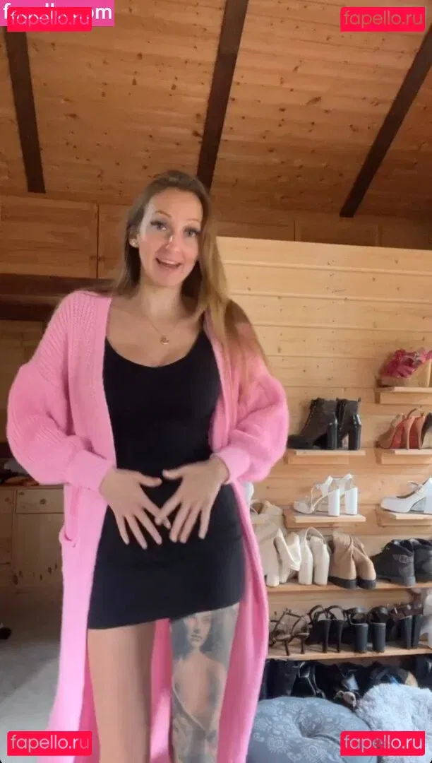 Gina Holly Onlyfans Photo Gallery 