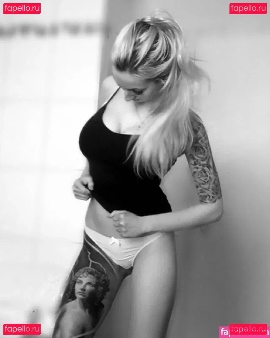 Gina Holly Onlyfans Photo Gallery 