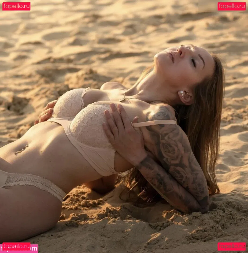 Gina Holly Onlyfans Photo Gallery 