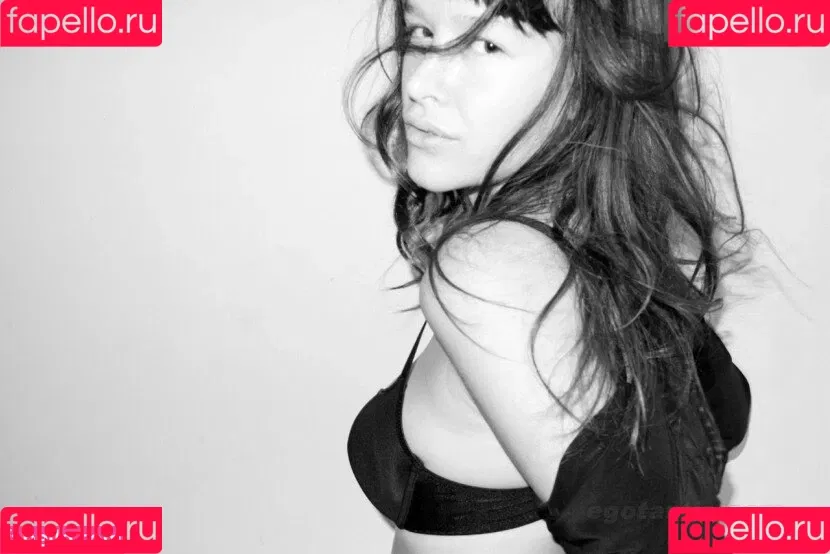 Paz De La Huerta Onlyfans Photo Gallery 