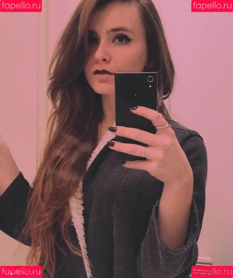 madsfive Onlyfans Photo Gallery 