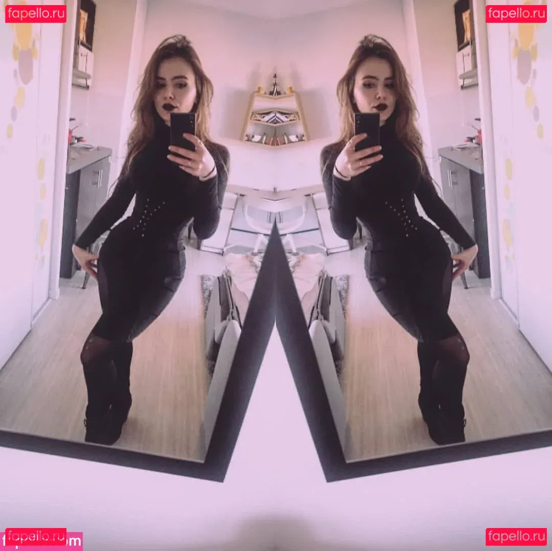 madsfive Onlyfans Photo Gallery 