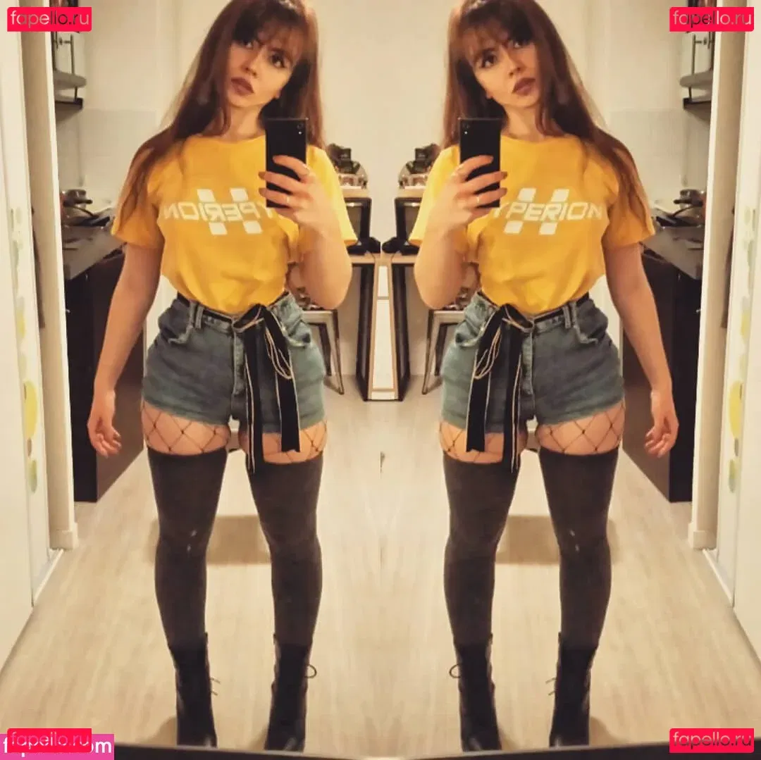 madsfive Onlyfans Photo Gallery 