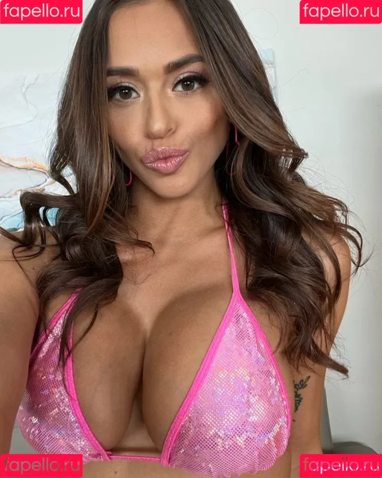 Armani Black Onlyfans Photo Gallery 