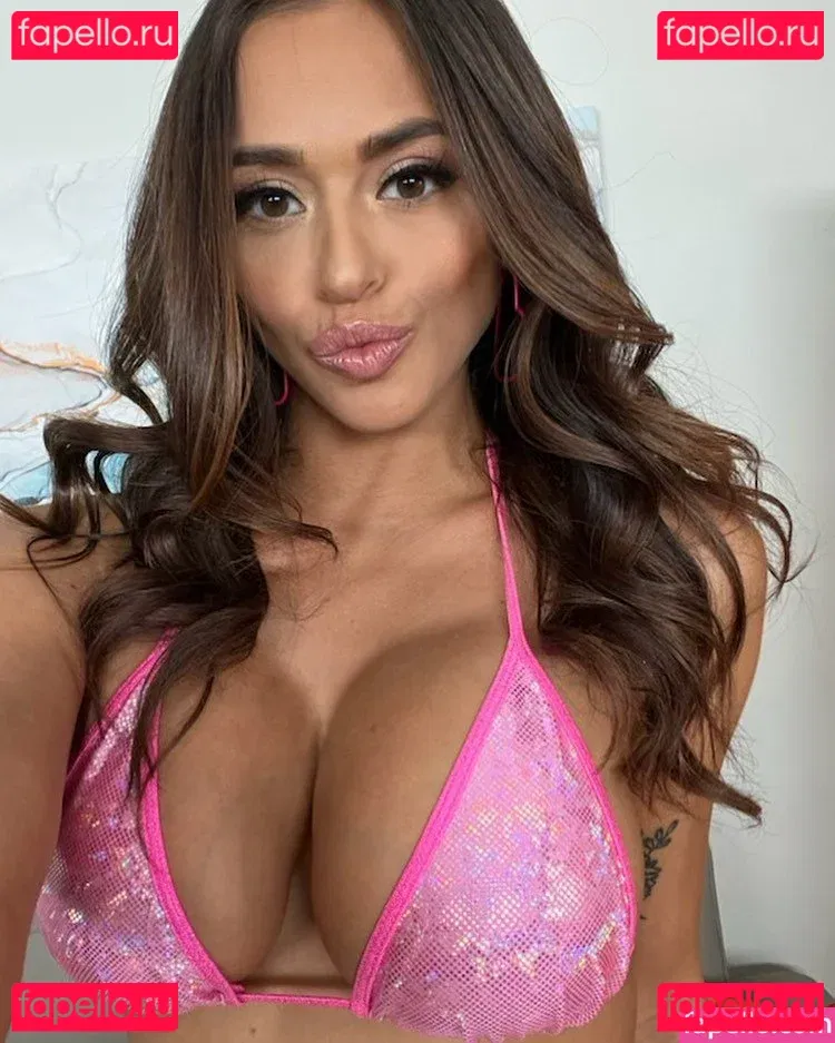 Armani Black Onlyfans Photo Gallery 