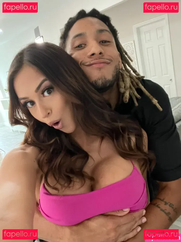 Armani Black Onlyfans Photo Gallery 