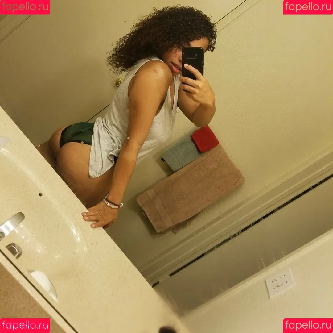 Tellyfckngo Onlyfans Photo Gallery 