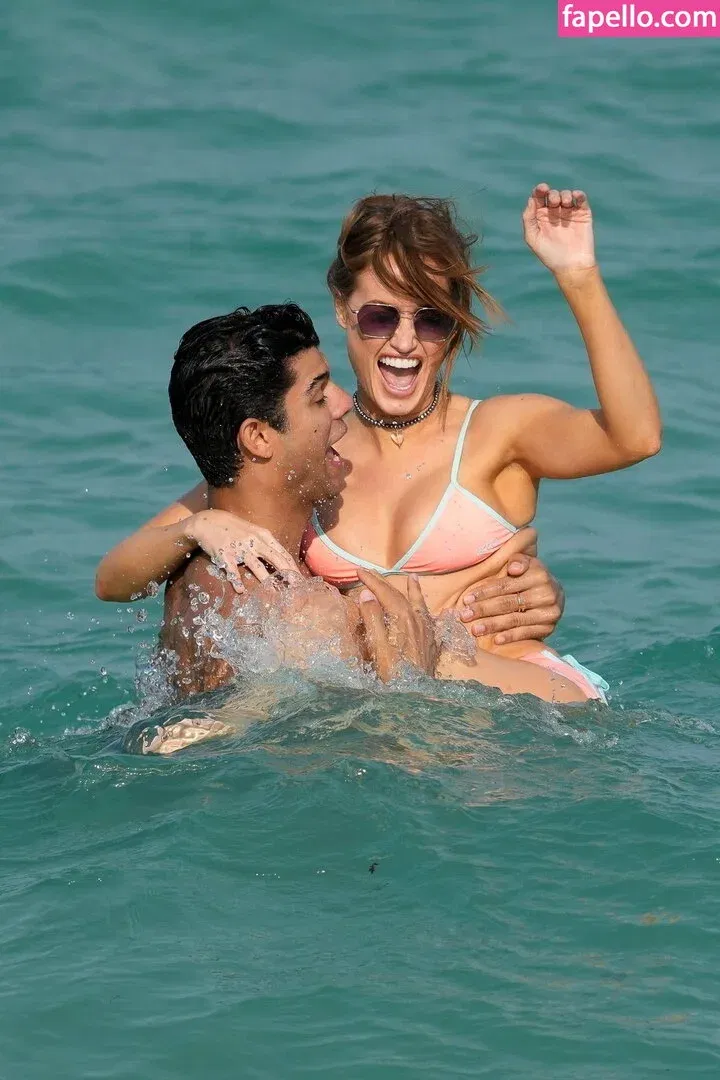 Haley Kalil Onlyfans Photo Gallery 