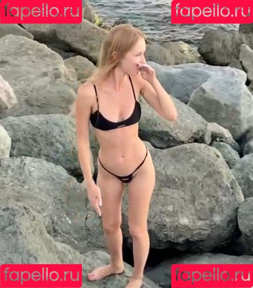 alenilann Onlyfans Photo Gallery 