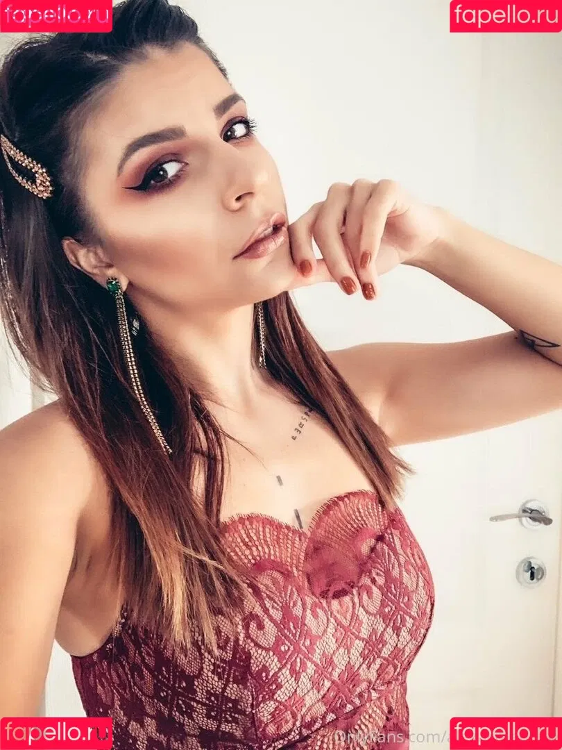 diaryofalexacreed Onlyfans Photo Gallery 