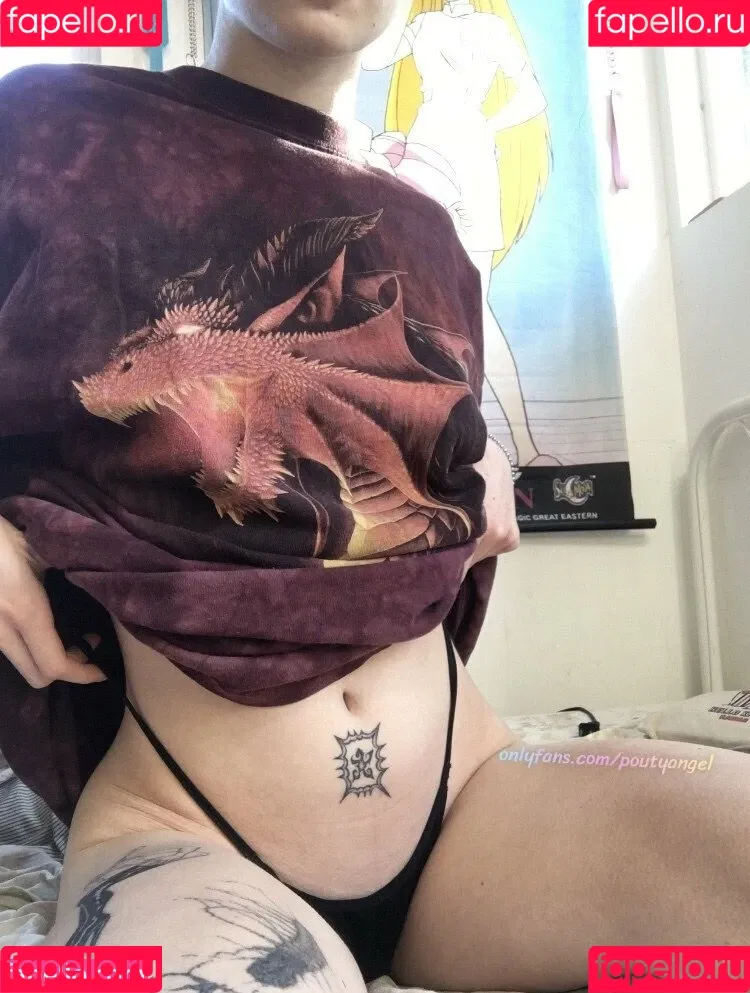 poutyangel Onlyfans Photo Gallery 