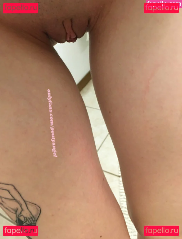 poutyangel Onlyfans Photo Gallery 
