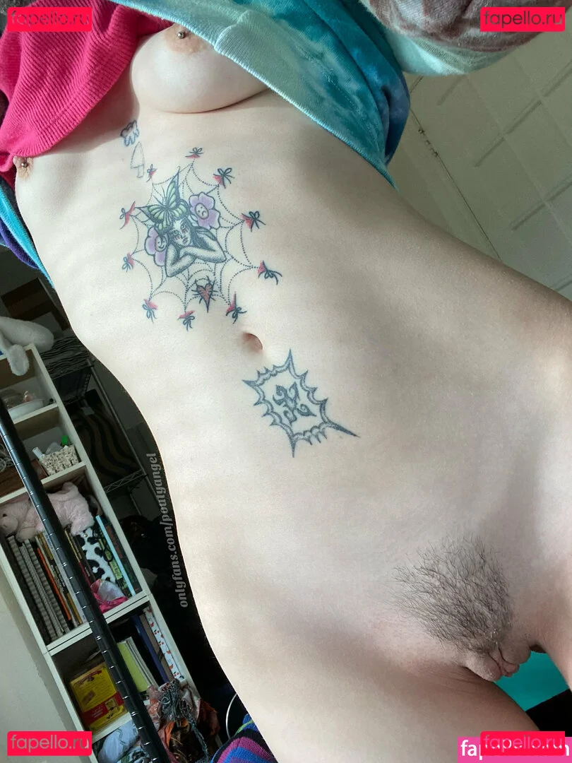poutyangel Onlyfans Photo Gallery 