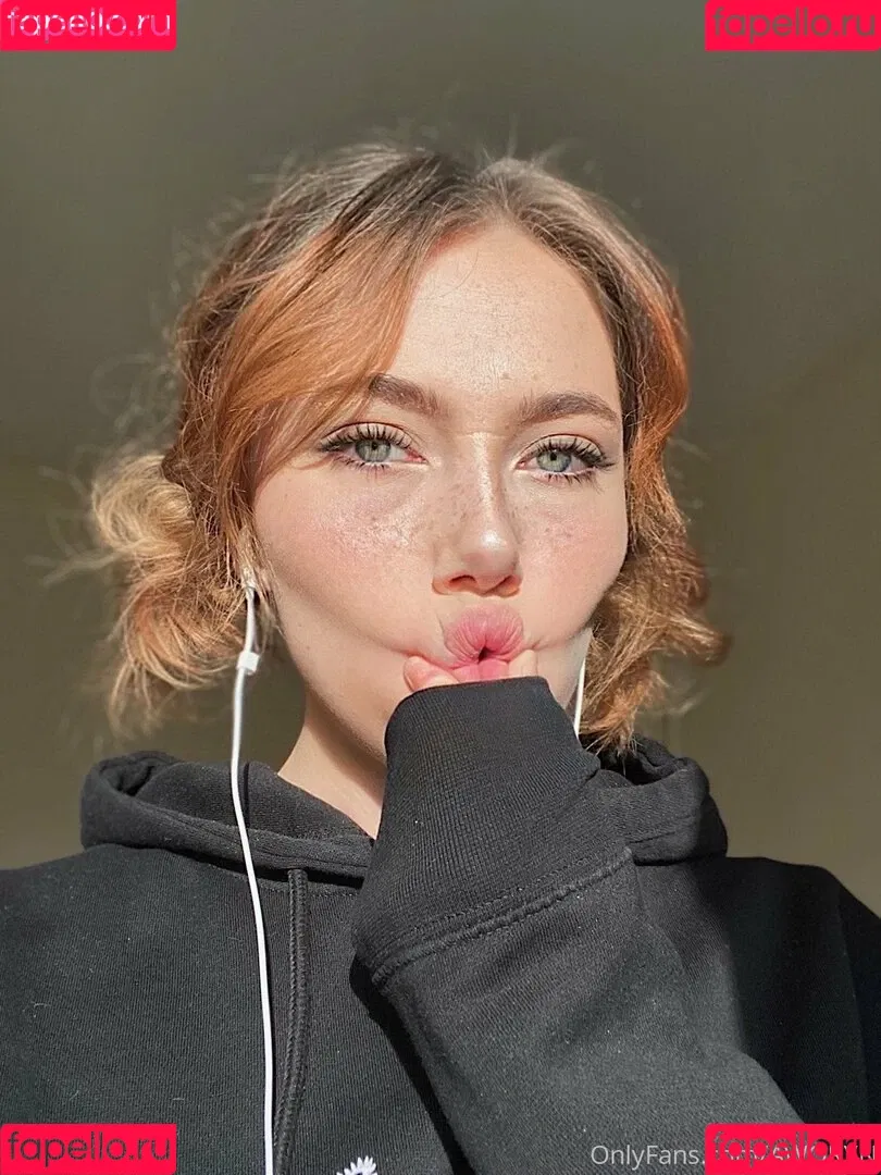 Aworyn Onlyfans Photo Gallery 
