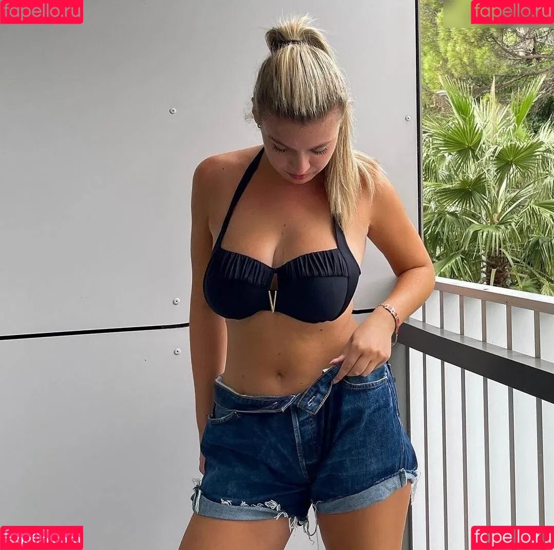 leasophie_official98 Onlyfans Photo Gallery 