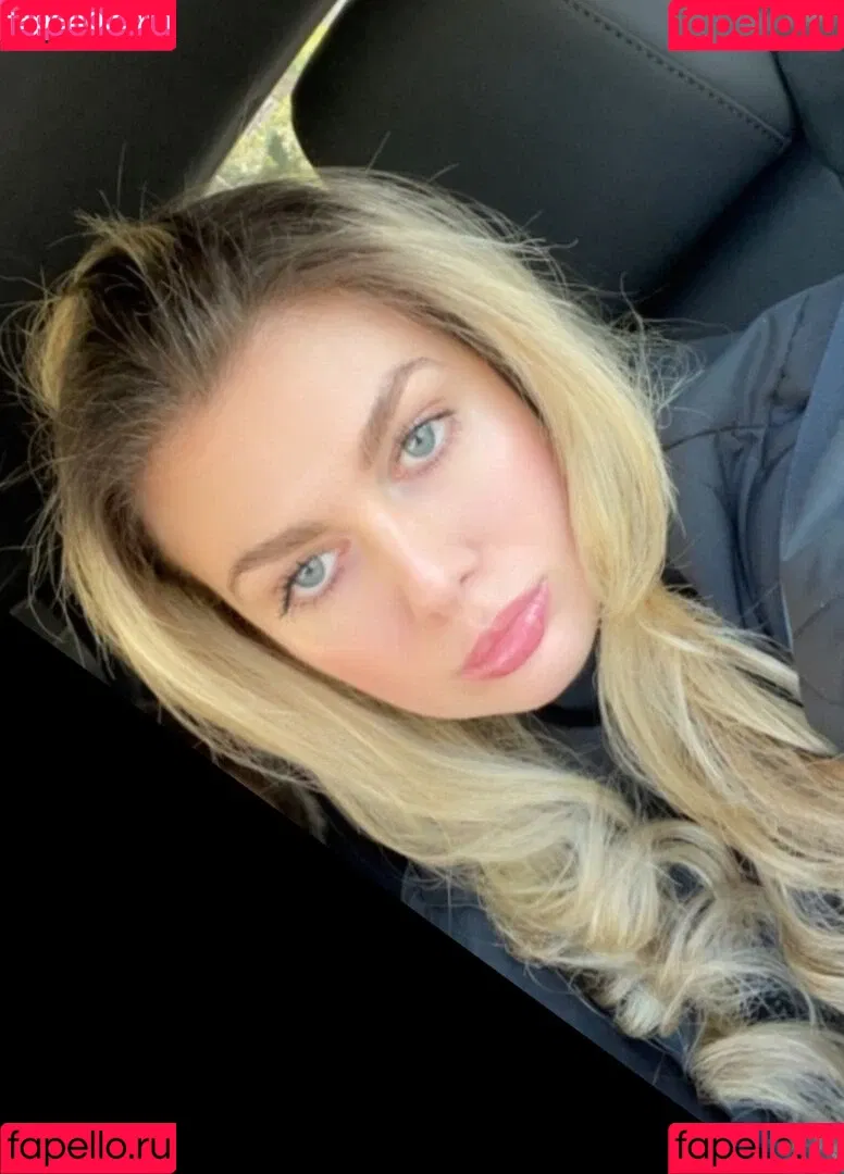 leasophie_official98 Onlyfans Photo Gallery 