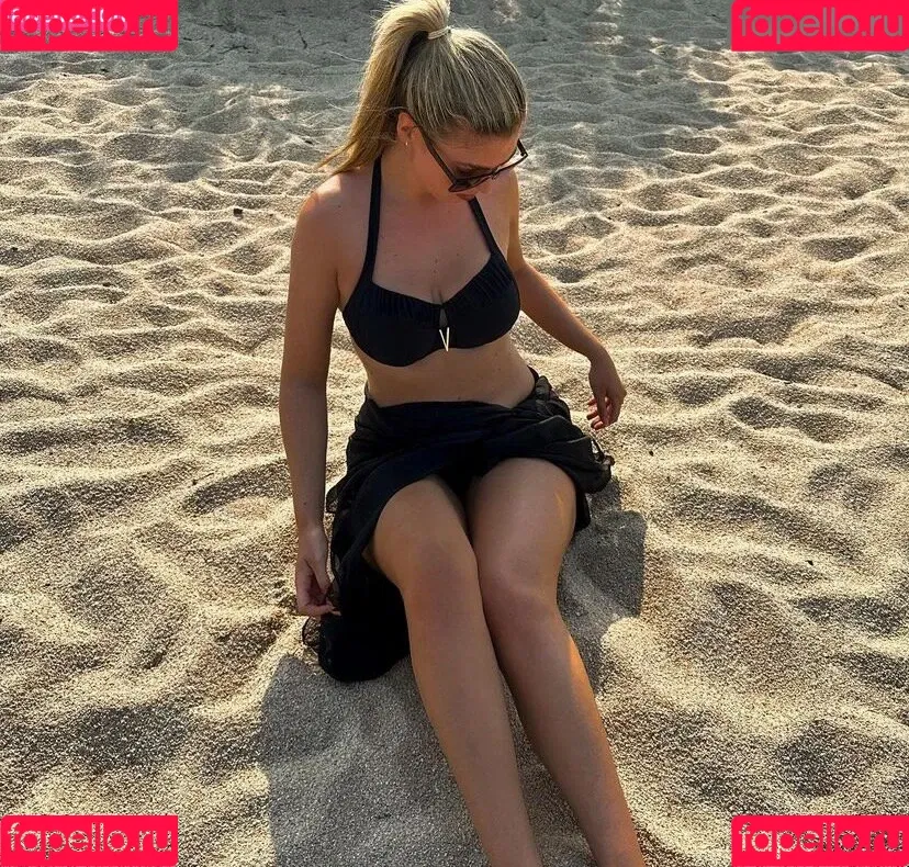 leasophie_official98 Onlyfans Photo Gallery 
